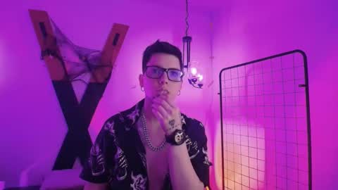 spencerm_ online show from November 10, 7:16 pm