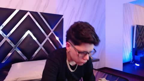 spencerm_ online show from December 20, 11:12 pm