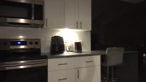 Alexi online show from November 11, 1:52 am