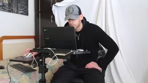 Marco. When Im offline you can view premium content in bio online show from February 11, 2:35 pm