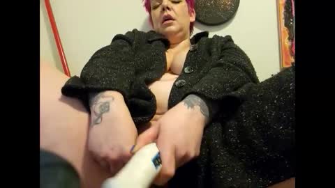 Snapshot of spinnerbitch chatting on March 3, 12:15 am Vanessa Spade online show from March 3, 12:15 am