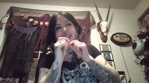 spirithalloqveen online show from October 14, 6:16 am