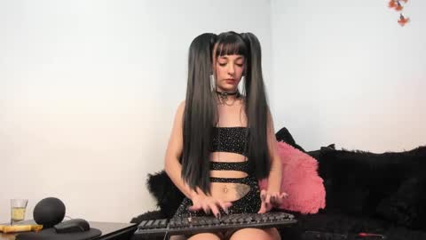 EMMA online show from February 6, 2:44 am