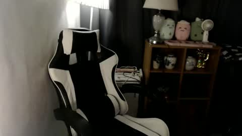 Snapshot of spoileme_babexx chatting on January 21, 5:51 pm CALL ME RAINE online show from January 21, 5:51 pm