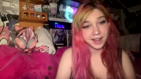 Pixie online show from May 25, 1:55 am