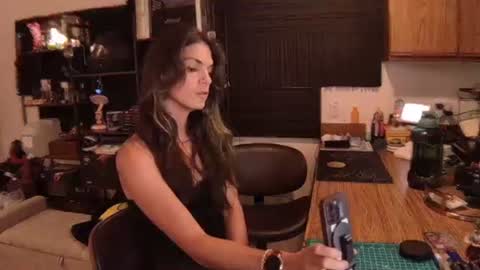 Earthling Gurl Michelle Allergy online show from June 29, 4:42 am