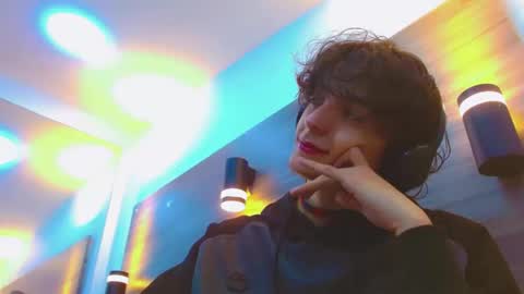 ethan online show from March 31, 1:00 pm