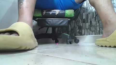 Snapshot of srfindomfeet_ chatting on September 21, 5:44 am sr master cum its my old account online show from September 21, 5:44 am