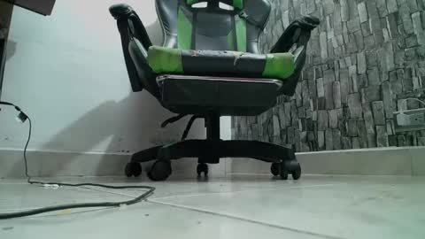 Snapshot of srfindomfeet_ chatting on February 23, 5:01 am sr master cum its my old account online show from February 23, 5:01 am