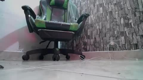 Snapshot of srfindomfeet_ chatting on February 6, 6:56 pm sr master cum its my old account online show from February 6, 6:56 pm