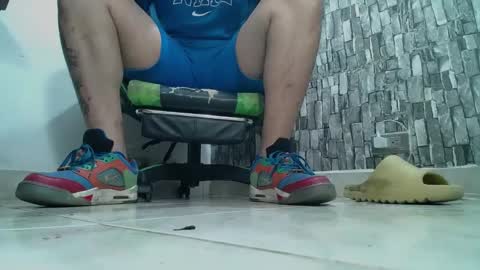 Snapshot of srfindomfeet_ chatting on March 3, 12:37 am sr master cum its my old account online show from March 3, 12:37 am