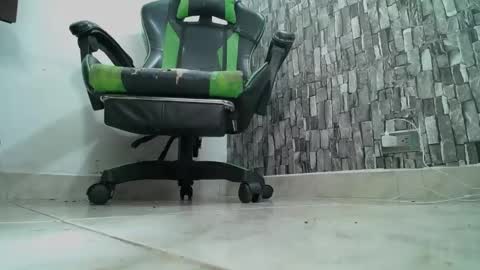 Snapshot of srfindomfeet_ chatting on March 3, 3:41 am sr master cum its my old account online show from March 3, 3:41 am