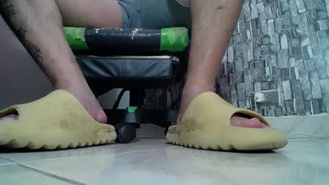 Snapshot of srfindomfeet_ chatting on February 7, 6:56 pm sr master cum its my old account online show from February 7, 6:56 pm