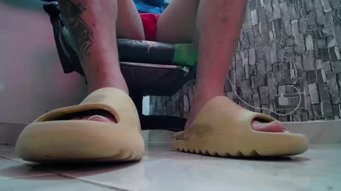Snapshot of srfindomfeet_ chatting on March 1, 6:11 pm sr master cum its my old account online show from March 1, 6:11 pm