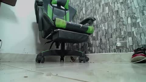 Snapshot of srfindomfeet_ chatting on February 9, 1:55 am sr master cum its my old account online show from February 9, 1:55 am