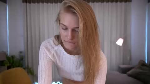Snapshot of ssscarlett chatting on February 26, 4:41 am Scarlett online show from February 26, 4:41 am