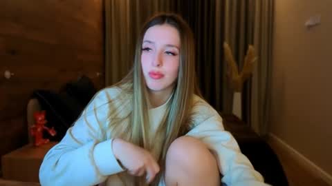 Chloe online show from June 26, 9:09 pm