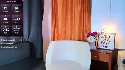 Snapshot of staceygraves_ chatting on February 15, 6:12 pm online show from February 15, 6:12 pm