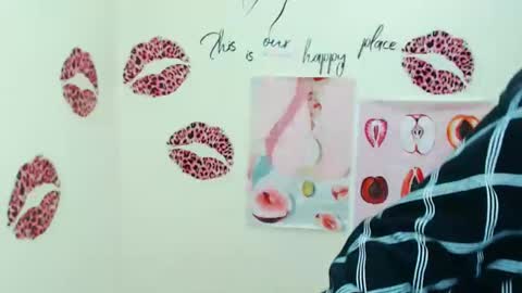 Stacy online show from December 8, 6:17 pm