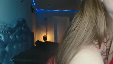 Hannah Lee online show from December 18, 1:01 am