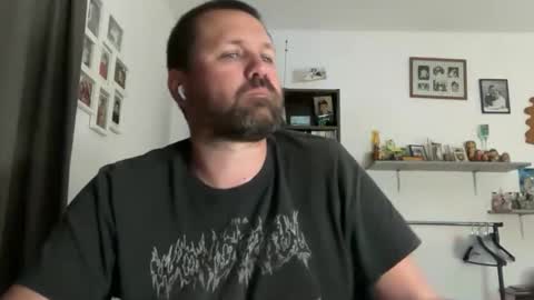 Peter online show from April 27, 9:45 pm