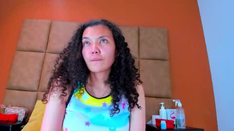 Estrella online show from February 3, 5:46 pm