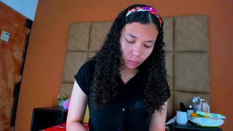 Estrella online show from February 5, 4:36 pm