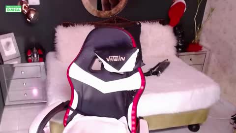 Welcome Im VICTORIA  Your love is my passion activate my love and moaning with your tips and enjoy with me online show from November 29, 1:24 am