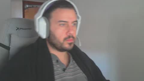 Snapshot of stark_86 chatting on December 7, 2:52 pm stark_86 online show from December 7, 2:52 pm