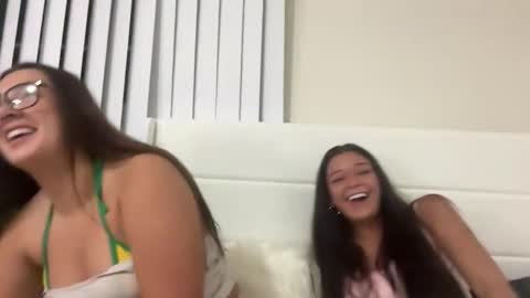 starqueenieee online show from November 5, 11:40 pm