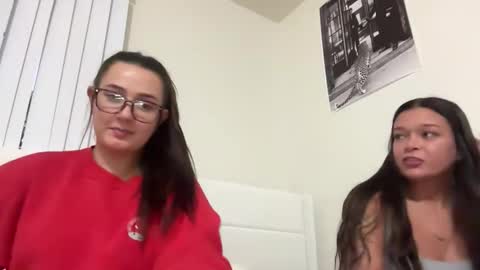 starqueenieee online show from October 29, 10:54 pm