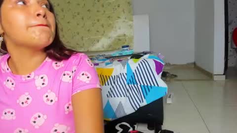 estrella online show from February 3, 10:54 pm