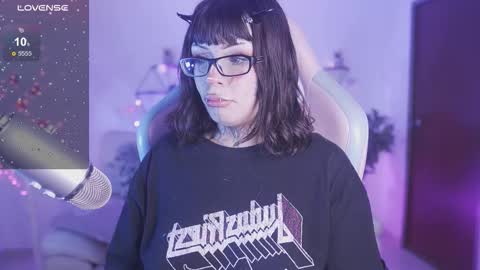 Yoko online show from October 15, 5:03 pm