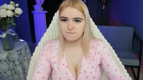 stef_nicks online show from February 5, 9:02 am