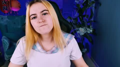 stef_nicks online show from October 21, 9:14 am