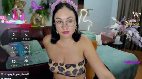 StefanaWinter online show from October 2, 12:15 pm