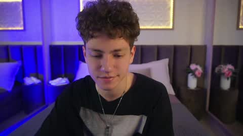 Esrefan online show from March 31, 8:31 pm