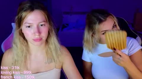 Stefany and Bettany online show from September 28, 4:05 pm