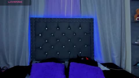 steff_olsen online show from February 22, 12:18 pm