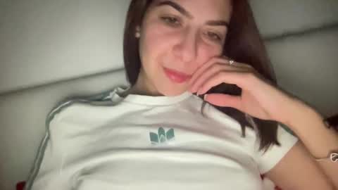 Snapshot of stefy_glow chatting on March 2, 3:24 am stefy_glow online show from March 2, 3:24 am
