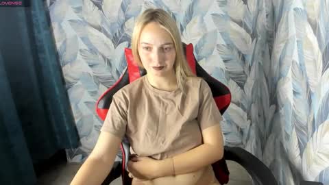 Stella online show from October 21, 5:27 pm