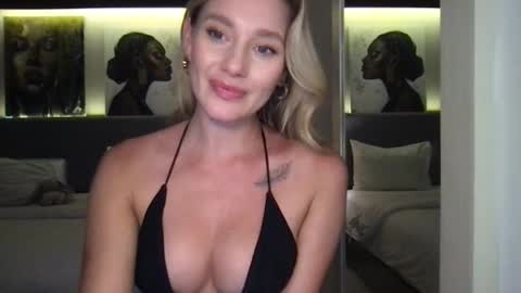 Stella online show from October 11, 2:43 pm