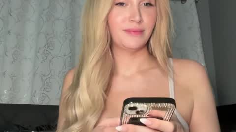 Stella Bella online show from April 2, 3:58 am