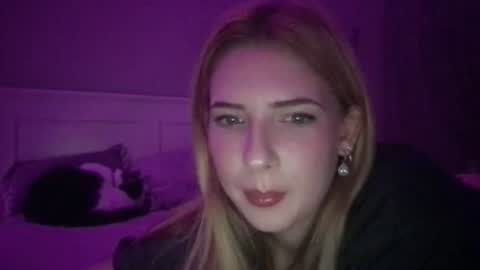 stelladams online show from June 18, 5:13 am