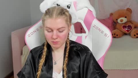 Stella online show from February 6, 8:29 am