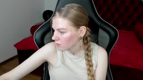 Stella online show from December 21, 4:25 pm