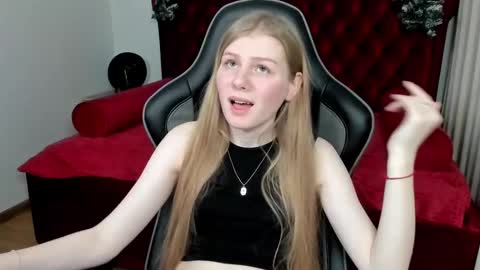 Stella online show from December 18, 6:14 pm