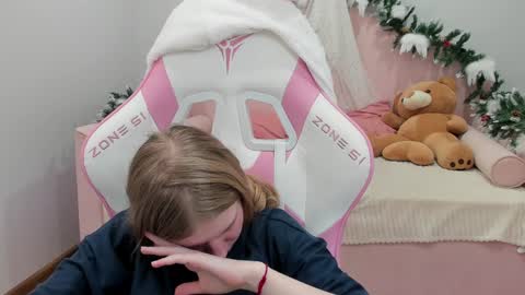 Stella online show from December 26, 1:40 am