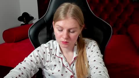 Stella online show from January 9, 11:14 am