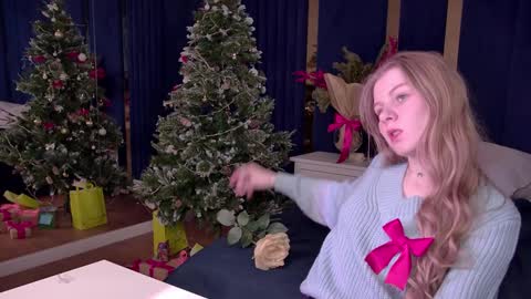 Stella online show from December 28, 4:41 pm